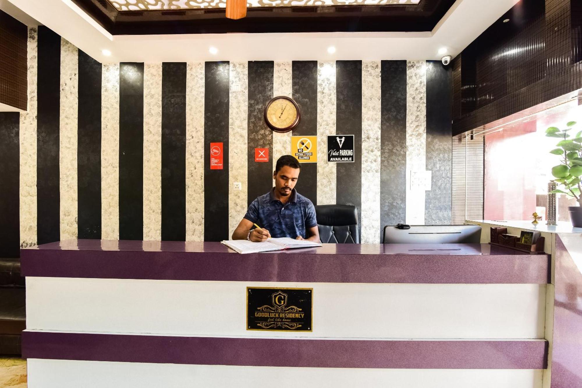 Capital O Good Luck Residency Hotel Dispur Exteriér fotografie