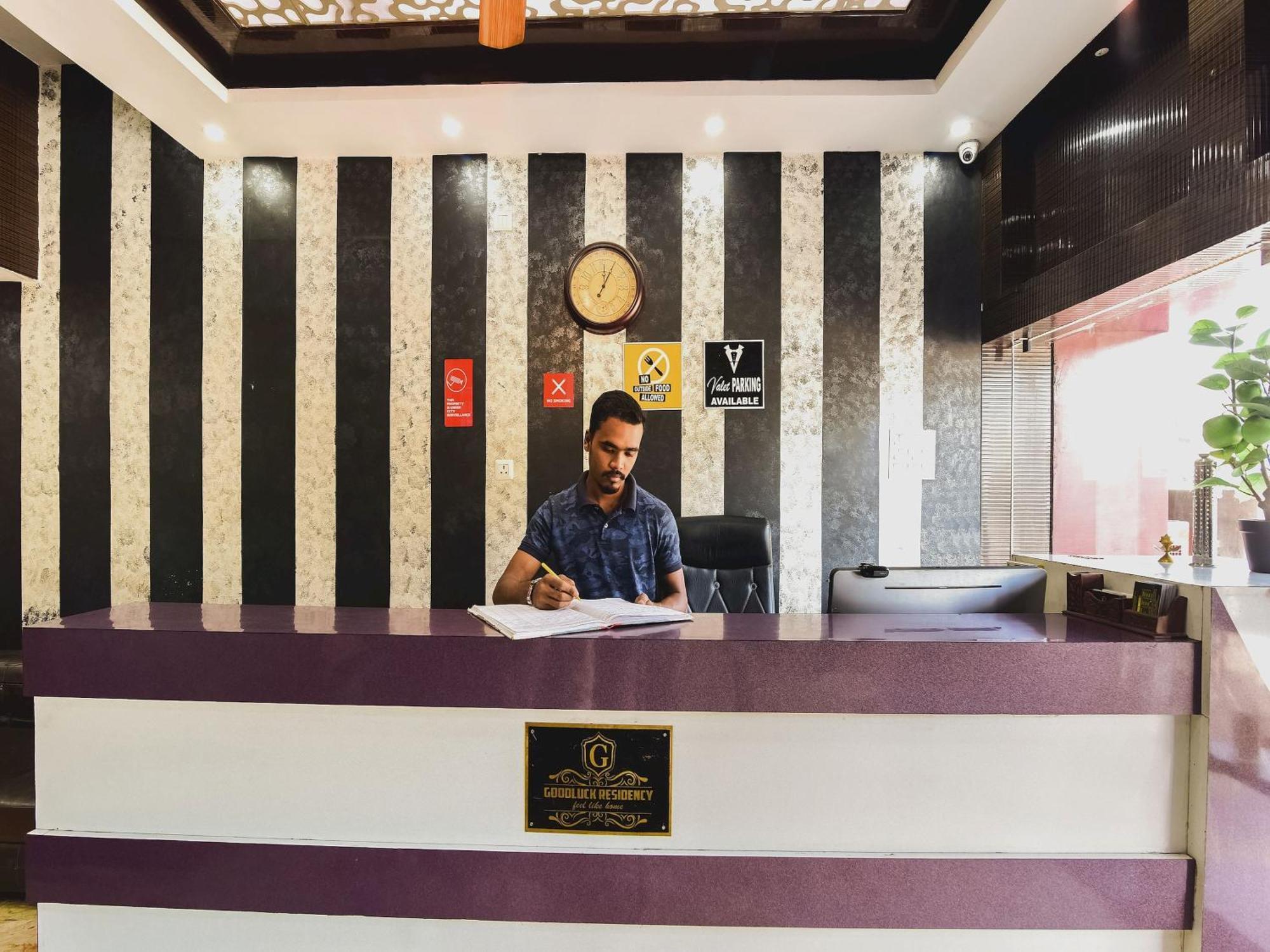 Capital O Good Luck Residency Hotel Dispur Exteriér fotografie